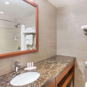 Standard Queen Room Disability Access